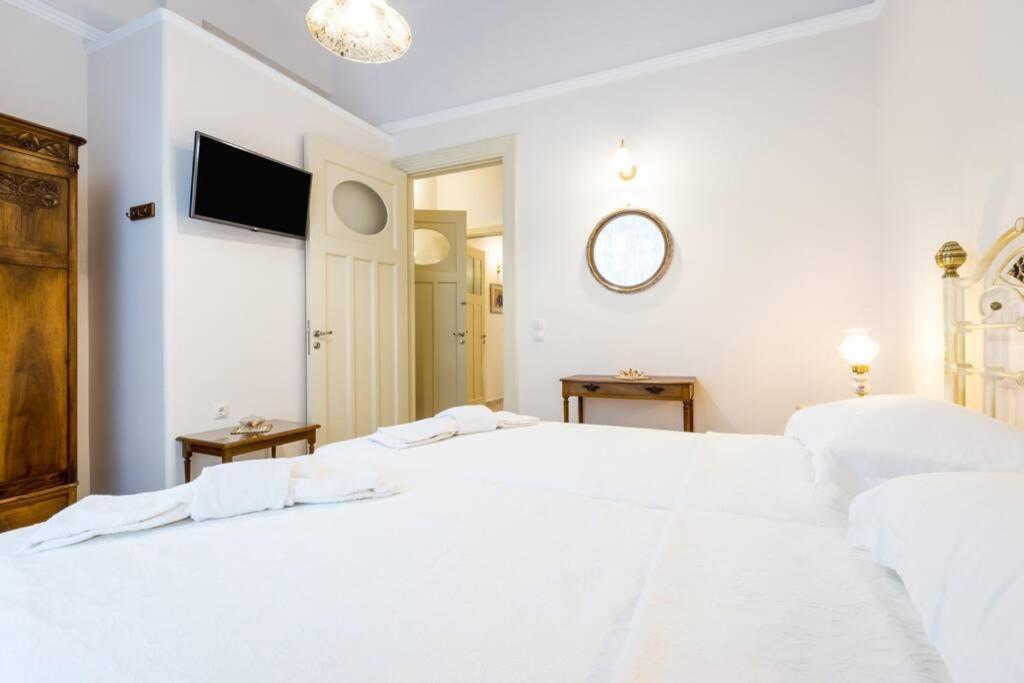 Neoclassical Apartment With 2 Bedrooms In Piraeus Exterior photo