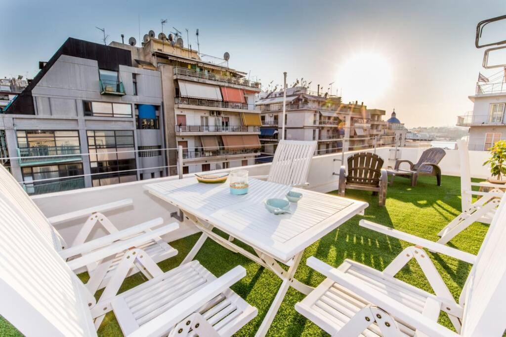 Neoclassical Apartment With 2 Bedrooms In Piraeus Exterior photo